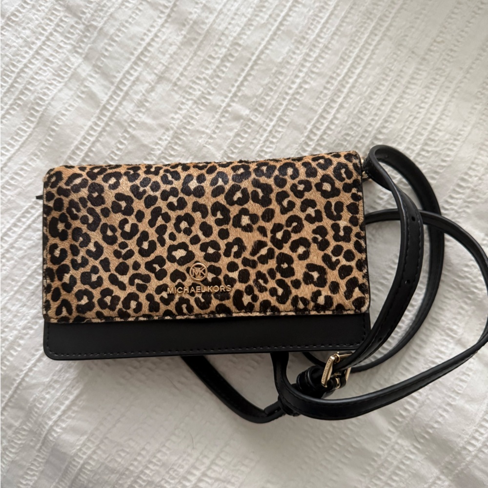 Michael Kors Jet Set Charm Small Phone Crossbody - Picture 4 of 7